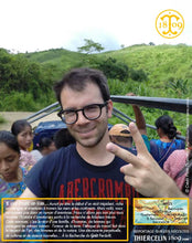 Le Taxi local en pleine jungle… La classe non? :) Thiercelin