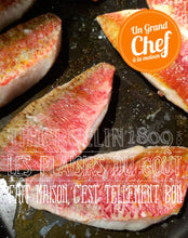 FILET DE ROUGET, Tarte fine aux oignons confits et son Pesto Maison
