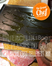 FILET DE ROUGET, Tarte fine aux oignons confits et son Pesto Maison