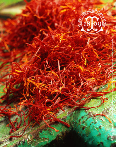 Thiercelin vous présente les Stigmates de Crocus Sativus ou Safran, Saffron, Saffran, Saffraan, Szafran, Azafrán, Açafrão, Zafferano, σαφράνι (Zaforá), Kunyit kering, केसर (Kesar), (za'afran) زعفران, шафран, 番红花, 사프란, サフラン